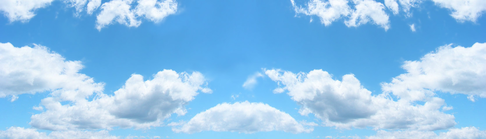 Nubes en el cielo azul-Clouds view from airplane window